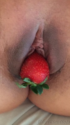 Nothing like a sweet strawberry and my sweet pussy juice all in one. Taste so good. Ladies this is a must do for your man or gentlemen make your girl do this. The after taste in the pussy is delicious for hours&hellip;