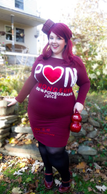 gremlin-in-training:  queenevea:  feetlips:  My Halloween Costume this year: Pom Wonderful bottle! I’ve always joked about sharing the same body type as my favorite juice, so I decided it was time for the vision to come alive. All of the front lettering