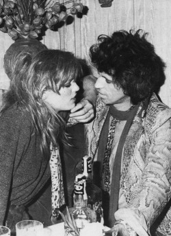 5to1:Keith Richards &amp; Patty Hansen get to work on a second bottle of Jack Daniels at Hisae’s in New York…