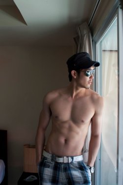 &ldquo;The Hottest Hunks In Malaysia 2012/2013&rdquo; contestant #29 Josh Ho 何维彬