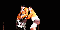 zuttosora:  HEICHOU’S HUMAN CHARIOT! HEICHOU DOES THE TALKING AND HIS CHARIOT DOES THE WALKING! 