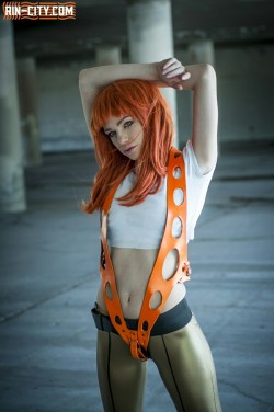 irishgamer1:  Very sexy Leeloo cosplay from The Fifth Element. Bada-bing bada-boom she’s fucking hot with a great ass!!!   &lt; |D’‘‘