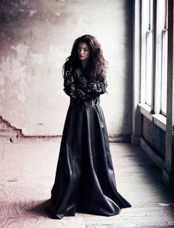 sinnamonscouture:  Lorde Rocks Louis Vuitton and Dolce &amp; Gabbana For FASHION Magazine Spread 