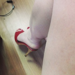 kinkycandace:  High heeled mules. A popular pair of heels in my stores. #fetish #bbwfeet