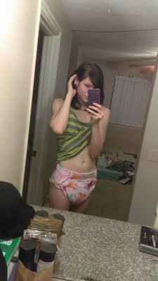 little-taybaby:  My new diapee cover and empty bags of weed x~x