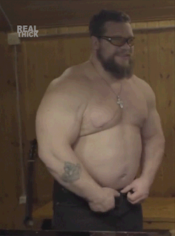 talekjr:  bigmenhairylover:  real-thick:  [ more brute GIFs ]   OMG!!!! He Is Hot As Fuck! I Wish I Was There For This Scene….    Yum