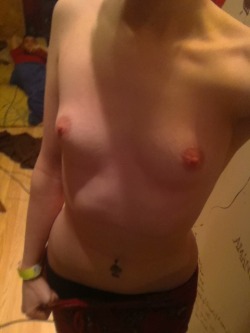 lover13stars:  Cause I missed topless Tuesday again. A second week in a row. 