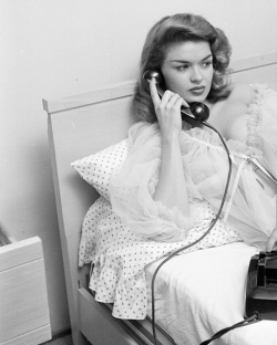 jayne-mansfields:  Jayne Mansfield, 1955. 