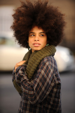 curly-essence:  damionkare:  Midwood, Brooklyn Photographer: Damion Reid https://www.facebook.com/pages/Beauty-of-the-Black-Woman/1400572206821692  http://curlyessence.com/ 