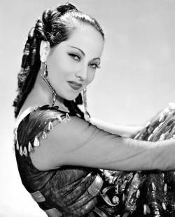 classicladiesofcolor:Promotional photo of Merle Oberon for The Private Life of Don Juan (1934)