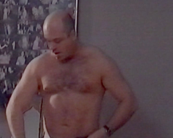 bigmenoftvandfilm: Another one from my archive. A super-quick, blurry, VHS bum flash from Ross Kemp. I can’t remember what this was from. Video Link: https://www.sendspace.com/file/u8ufkm 