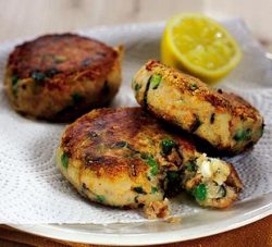 in-my-mouth:  Minted Salmon and Pea Fish Cakes
