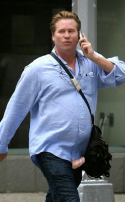 That&rsquo;s a cute lil dong, Val Kilmer! You got your own lil willow in your pants!