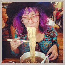 Ramen date with @tsharp3d to distract us from how much we miss our babes @katelynvvoth &amp; @juliavoth #toomanynoodles (at Shin-Sen-Gumi)