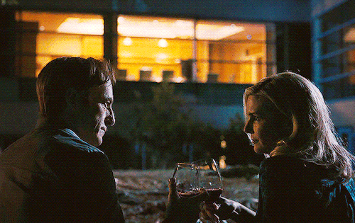 jimmymcgools:  #pov you’re one of several pi’s tailing jimmy mcgill and he took his wife on a cute little date 👀🙈 (via @saulwexler)pi voice: monday night she took him to the after hours vet, tuesday night they had a wine picnic outside an office