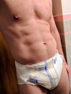 dlcameronz:Why I have to wear diapers to bed…