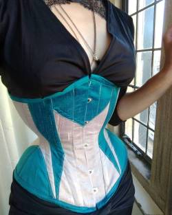 waistedlives:  straitlaceddame:  Not to keep bragging, but my color block corset turned out so well! And with quite a nice shape, too.  #corset #corsetry #madebyme #sewing #waisttraining #tightlacing #underbust #custom  Wow!!!