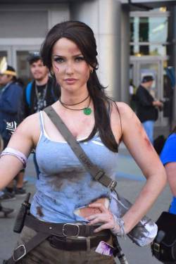 cosplay-galaxy:  [Photographer] Tomb Raider. Anybody have a name? Wondercon motarollin