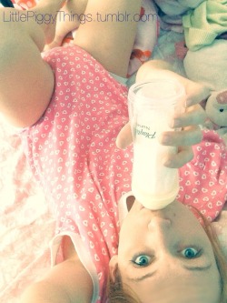 the-babygirldreams:   What a cutiepie! Such a sweet onesie, me want!Â  