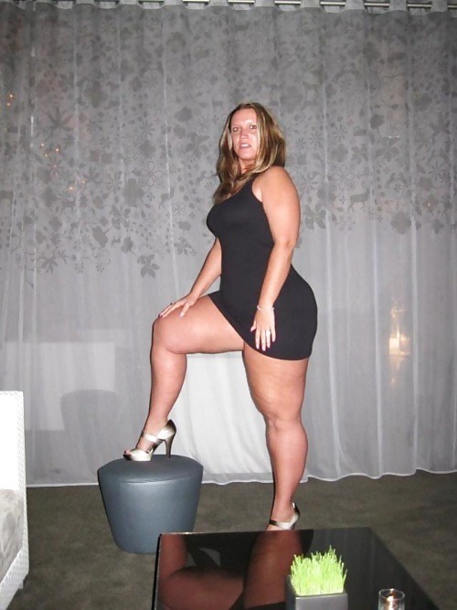 Curvy women with thick legs