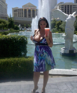 lucky-33: June 2010 In front of the Caesar’s Palace fountains. Right on the Strip! 
