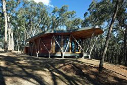 nonconcept:  Trunk House, Australia by Paul Morgan Architects. 