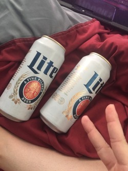 Me: *actually get up early and does normal human adult things* heck yeah I got this look at me being responsible!!Me:*10 mins later finds beers*&hellip;&hellip;. heck yeahhhh rewards for doing like 5 adult things!!! *gets back in bed watching Hulu* Lolol