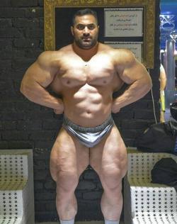 Pouria Payoon - Love the sheer mass of the man.
