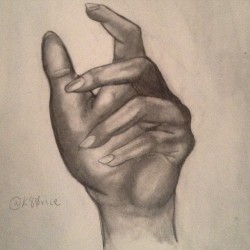 #hand #female #femalehand #chiaroscuro #pencil #art