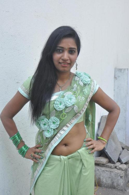 Hot saree below navel hard porn pictures