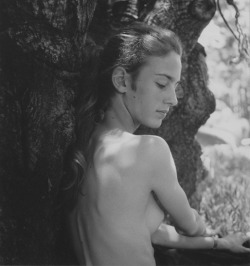 flashofgod:Imogen Cunningham, Woman before tree, ca 1958.