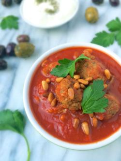 foodffs:  SLOW COOKER LEBANESE MEATBALLS {GLUTEN FREE}  Really nice recipes. Every hour.   