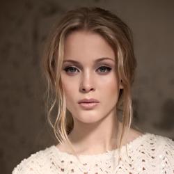 Zara Larsson (Swedish singer) Song - Uncover (Introducing EP / 2013)  http://youtu.be/gdzJ9wyV3QU