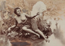 les-sources-du-nil:  Lucien Gauthier (1875-1971) Samoa, femme allongée dans la végétation, circa 1910 