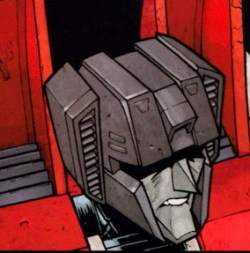 gaycybertronians:  gaycybertronians: actually i just really love how nick roche draws faces in general honestly if your art style gives characters distinctive noses i will die for you 