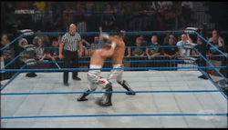 Some intense wrestling (let&rsquo;s be honest&hellip;it&rsquo;s foreplay) between Davey Richards &amp; Eddie Edwards