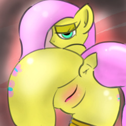 destroy-da-raxx:  Ta-da! Had some spare time, so I made more Flutterbutt! Kinda feels like I’m getting better at this! Two versions as seen above~  Unf~