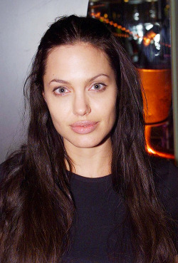 jolieing:  Angelina Jolie at the “Gone In 60 Seconds” premiere in London, 2000 