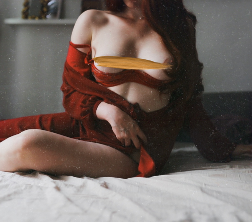 vintagesoulsandmorningkisses:  I’m in the mood for long nights with red wine &amp; conversations, and endless Sundays in nothing but this.  (uncensored on onlyfans) 
