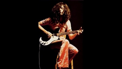 nostalgia-eh52:  Jimmy Page