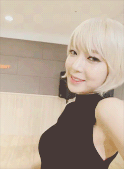babycheetos:  Goddess ChoA in the ‘Like a Cat&rsquo; dance practice (eye contact ver.) 