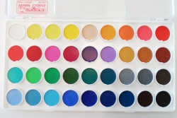 areyoutryingtodeduceme:  mollfie:  butthorn:  My new watercolors vs the set I bought last year  I love this sort of stuff, it really shows what colours you favour too.  this is the brand I used in Highschool and college! But now I’m clutching my face