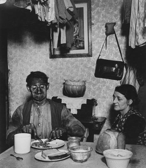 Bill Brandt - Northumbrian Miner at His Evening Meal, 1937. Nudes &amp; Noises  
