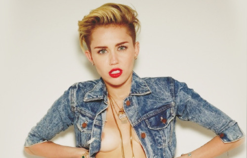 Miley cyrus wardrobe malfunction pussy