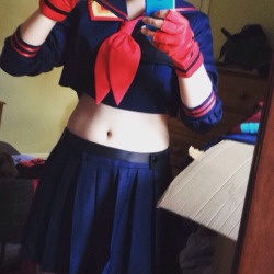 callie-and-marie:  My very first cosplay! I’m cosplaying as Ryuko matoi from the series kill la kill, the suspenders broke so I’m going to have to fix it but apart from that the outfit is great quality. I still have to get the wig + shoes, but I’m