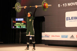 aquilastyle:  Muslimah weightlifter wins right to compete in modest clothing Heavy lifting doesn’t unnerve Kulsoom Abdullah, who has helped to throw open the doors for Muslim women in the international weightlifting arena.  