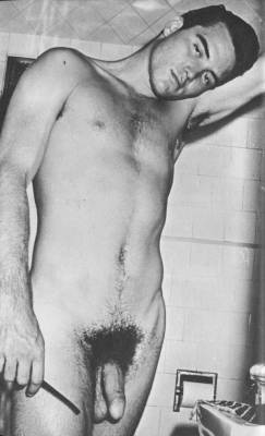 borbor1:  Sonny Landham, that rare creature who successfully straddled the world of MALE nude modeling and mainstream Hollywood. He appeared in numerous films with the likes of Lee Marvin and Chuck Norris. He was even in Poltergeist.  1. Early b&amp;w