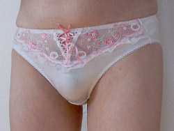 cool-marky:  Love these!  Where can I get them? ;)  These are just the cutest panties! ;)