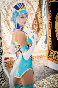 hotcosplaychicks:  Blue Rose my ice maybe a little cold by valentinachan Follow us on Twitter http://twitter.com/hotcosplaychick 