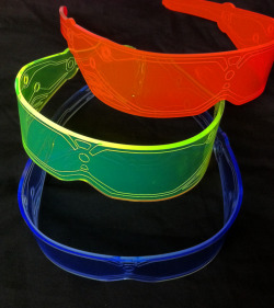 rude-mechanicals:  dendropsyche:  Visors from Cyberdog I love these visors, they’re so versatile! Your statement either says, “I’m from the future” or “I’m a fucking transformer.”  WANT WANT WANT 